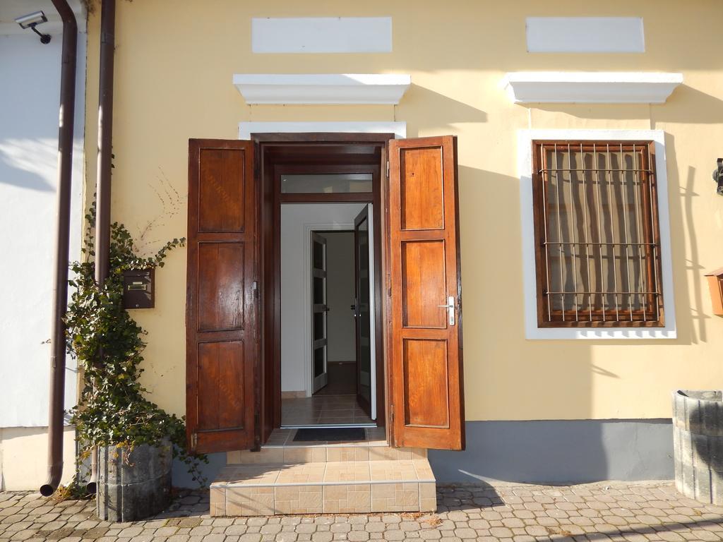 Csillagvirag Apartman Apartment Mosonmagyaróvár Екстериор снимка